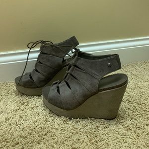 Brown Snake Skin Wedges💕